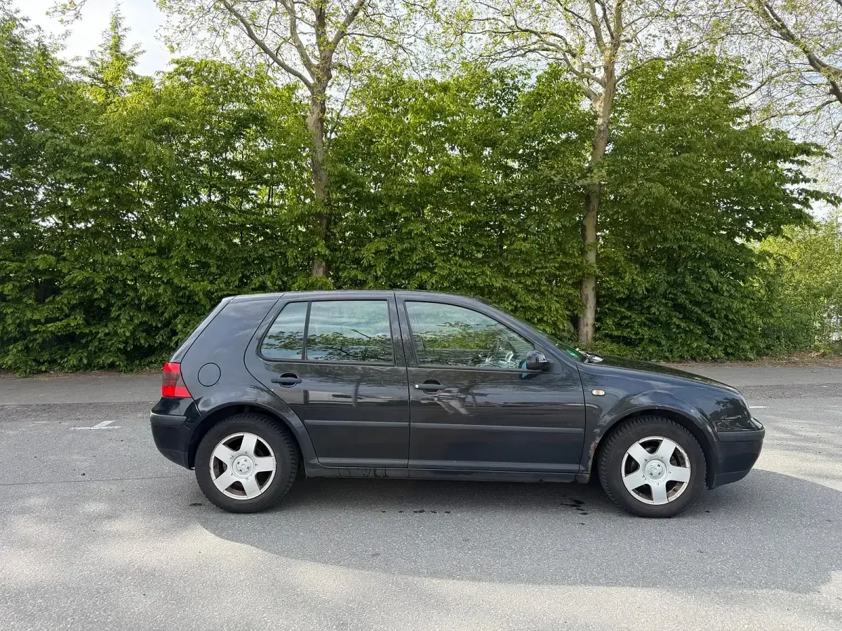 Gebraucht VW Golf IV 75 PS (55 kW) 1999 Schwarz Kleinwagen