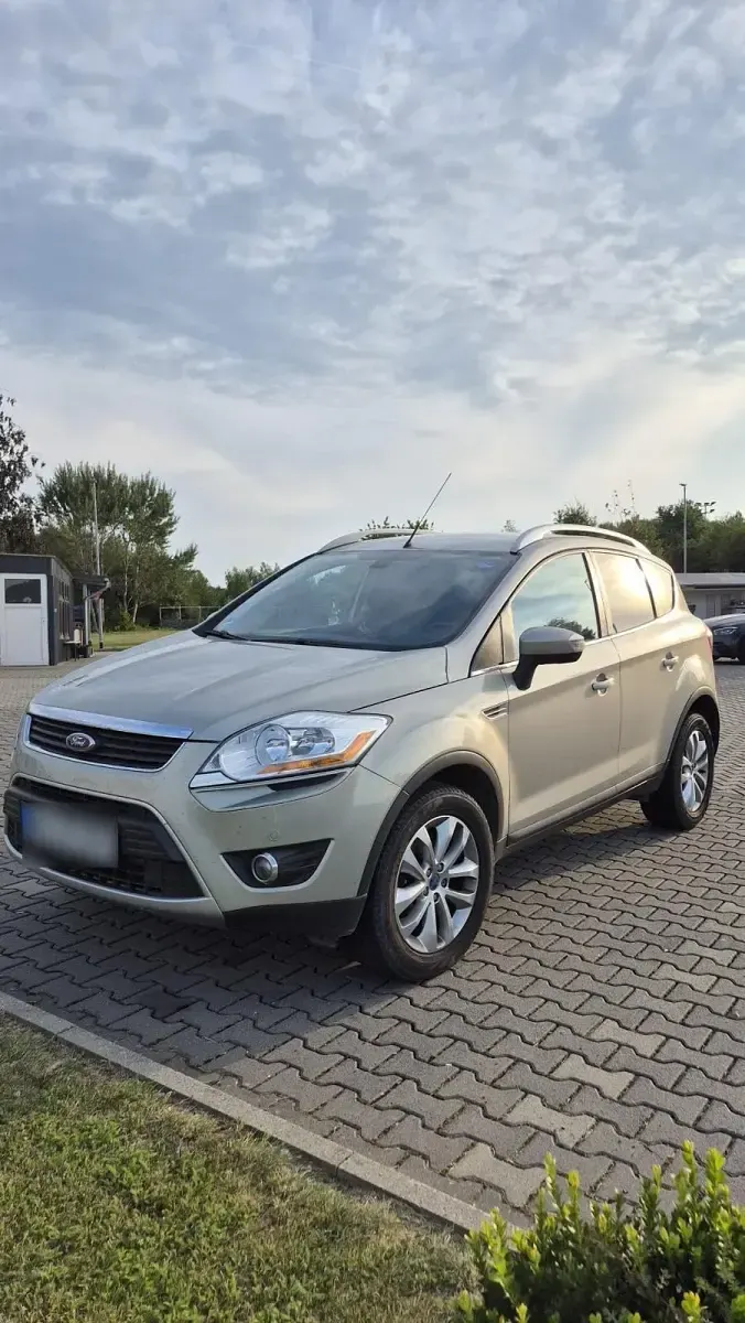 Gebraucht Ford Kuga Trend 140 PS (102 kW) 2009 Silber SUV