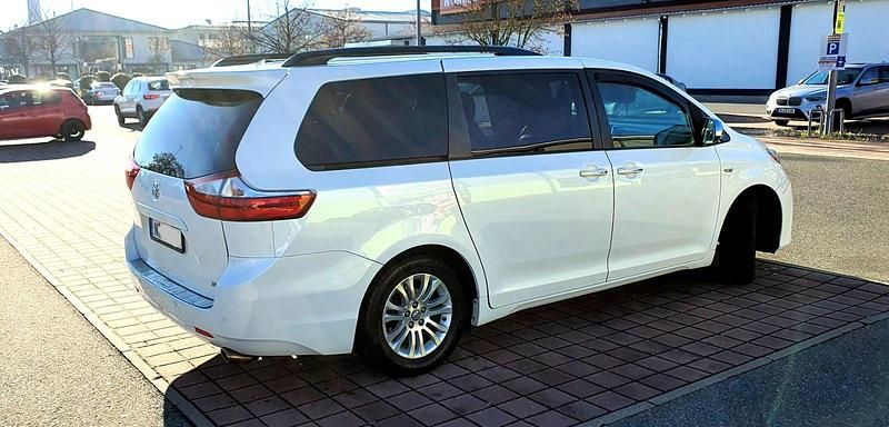 Gebraucht Toyota Sienna XLE 270 PS (198 kW) 2018 Weiß Van / Kleinbus