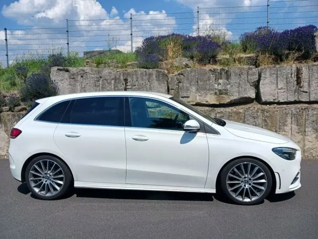 Gebraucht Mercedes 200 AMG 150 PS (110 kW) 2019 Polarweiss  unilack Limousine