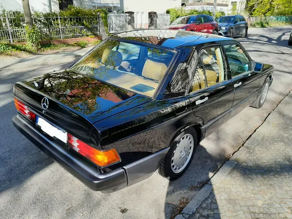 Gebraucht Mercedes 190 179 PS (131 kW) 1989 Schwarz Limousine