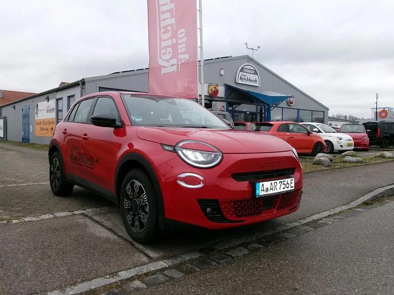 Rot Gebraucht 2023 Fiat 600E Red SUV | 23.980 € (Fairer Preis) - Bild 1/4