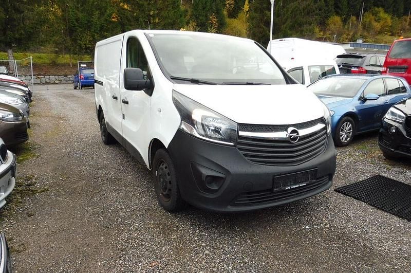 Second-hand Opel Vivaro 120 CP (88 kW) 2017 Alb Monovolum