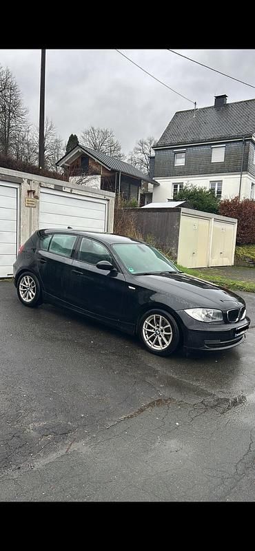 Schwarz Gebraucht 2007 BMW 118 Kleinwagen | 3.500 € - Bild 1/2