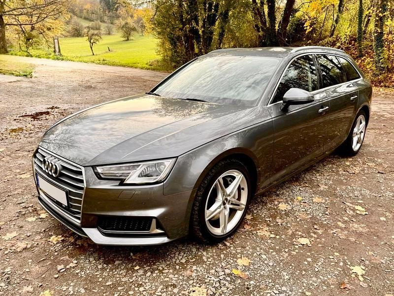 Gebraucht Audi A4 Comfort 245 PS (180 kW) 2019 Grau Kombi