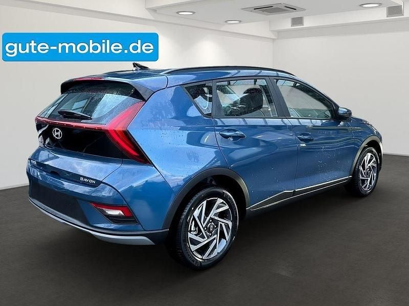 Neu Hyundai Bayon Trend 101 PS (74 kW) 2026 Vibrant blue / mic SUV