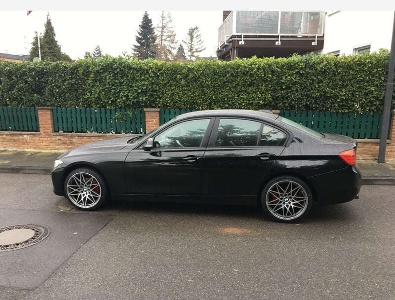 Schwarz Gebraucht 2014 BMW 320 Limousine | 14.000 € (Fairer Preis) - Bild 1/3