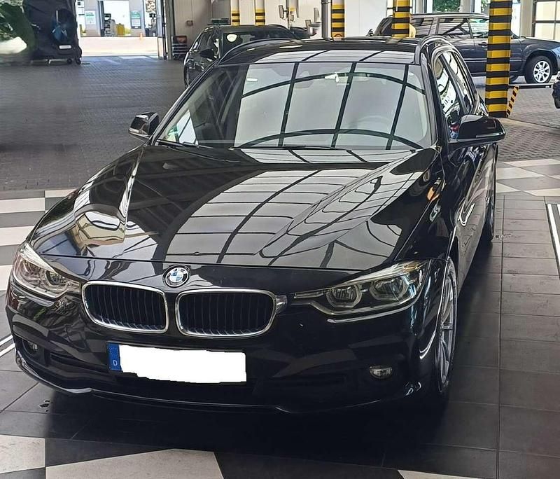 Schwarz Gebraucht 2019 BMW 318 Advantage Kombi | 10.990 € (Fairer Preis) - Bild 1/4