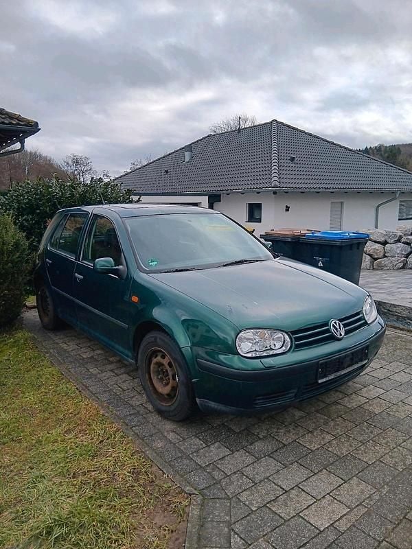 Gebraucht VW Golf IV 100 PS (73 kW) 1998 Grün Kleinwagen