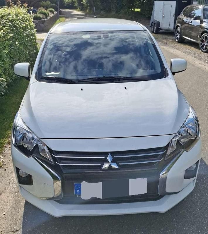 Weiß Gebraucht 2024 Mitsubishi Space Star Limousine | 10.990 € (Guter Preis) - Bild 1/4
