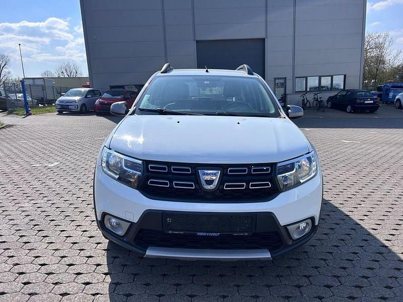 Gebraucht Dacia Sandero Essentiel 90 PS (66 kW) 2018 Weiß SUV