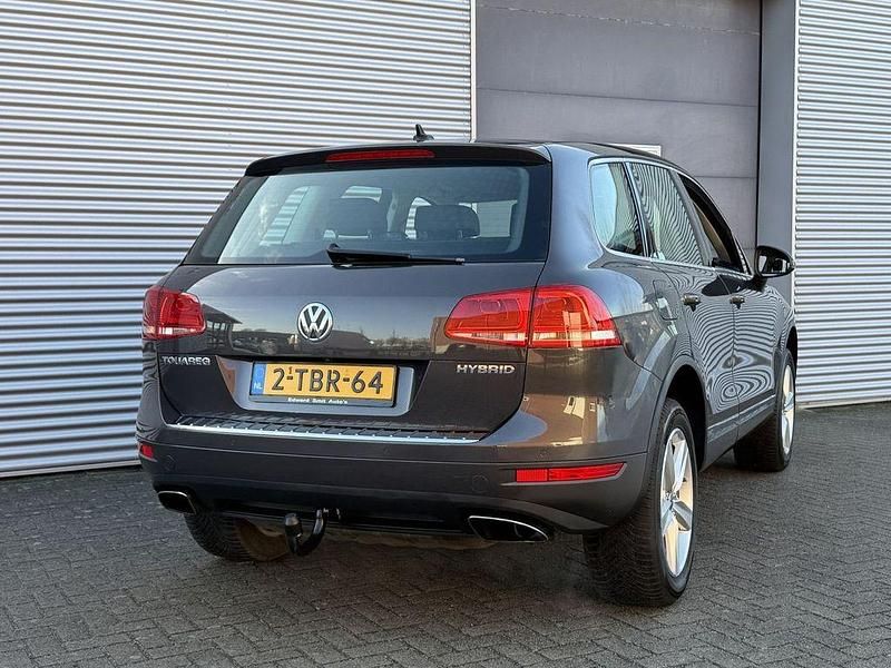 Gebraucht VW Touareg Highline 333 PS (244 kW) 2011 Grau SUV