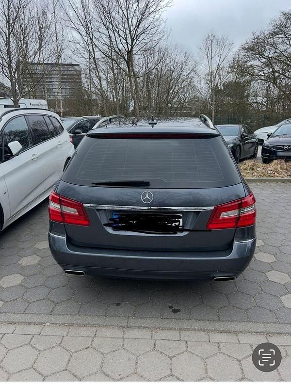 Gebraucht Mercedes 220 170 PS (125 kW) 2011 Grau Kombi