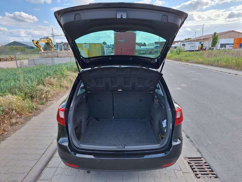 Schwarz Gebraucht 2011 Seat Ibiza ST Copa Kombi | 5.000 € (Teuer) - Bild 1/4