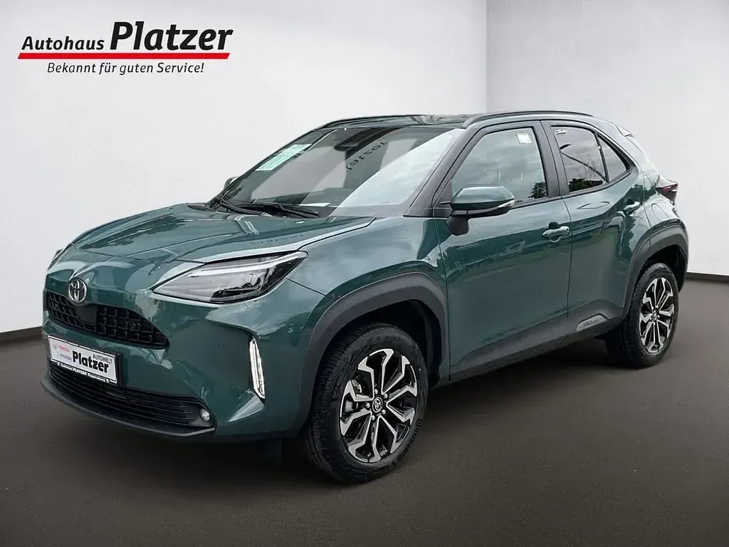 Neu Toyota Yaris 92 PS (67 kW) 2026 Gruen Kleinwagen
