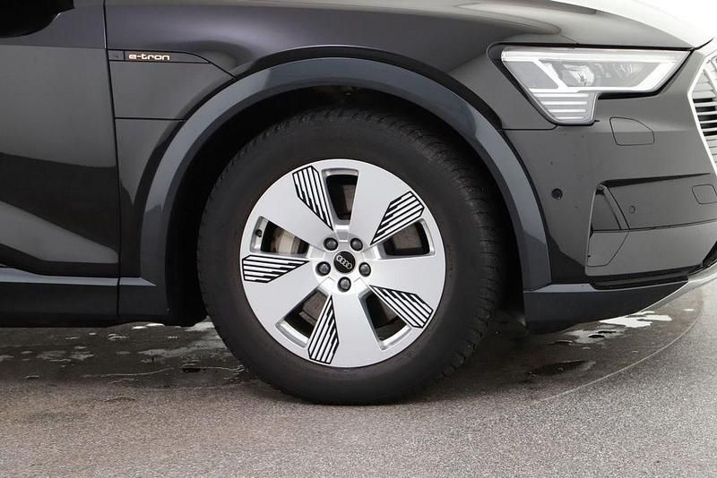 Gebraucht Audi e-tron Advanced Plus 300 kW (408 PS) 2022 Brillantschwarz SUV