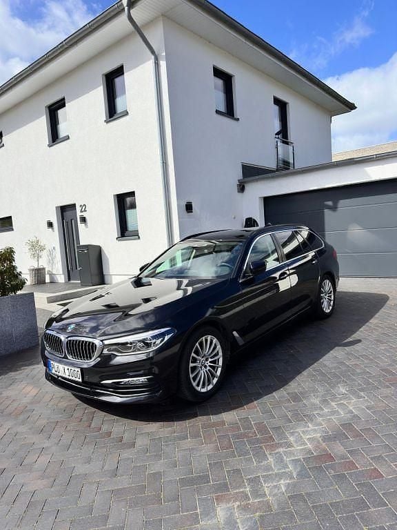 Gebraucht BMW 520 190 PS (139 kW) 2018 Schwarz Kombi