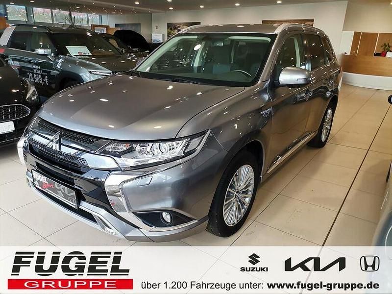 Platinumgrau (m) Gebraucht 2020 Mitsubishi Outlander P-HEV SUV | 19.995 € (Guter Preis) - Bild 1/4