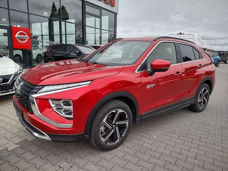 Gebraucht Mitsubishi Eclipse Cross Plus 188 PS (138 kW) 2022 Dynamik rot (d) (metallic) SUV