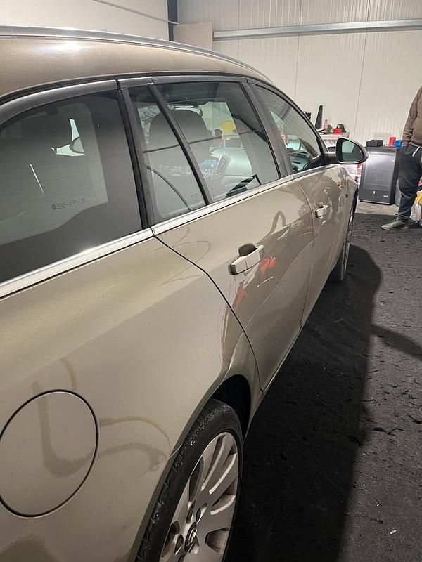 Gebraucht Opel Insignia 146 PS (107 kW) 2016 Andere farben Kombi