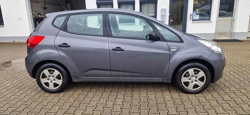 Gebraucht Kia Venga Vision 90 PS (66 kW) 2010 Grau Kleinwagen