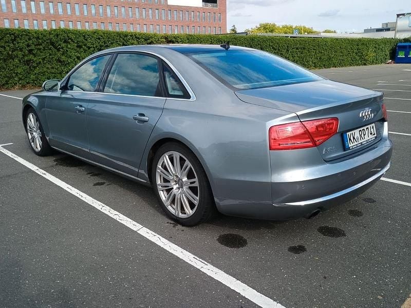 Gebraucht Audi A8L Ambiente 371 PS (272 kW) 2012 Silber Limousine