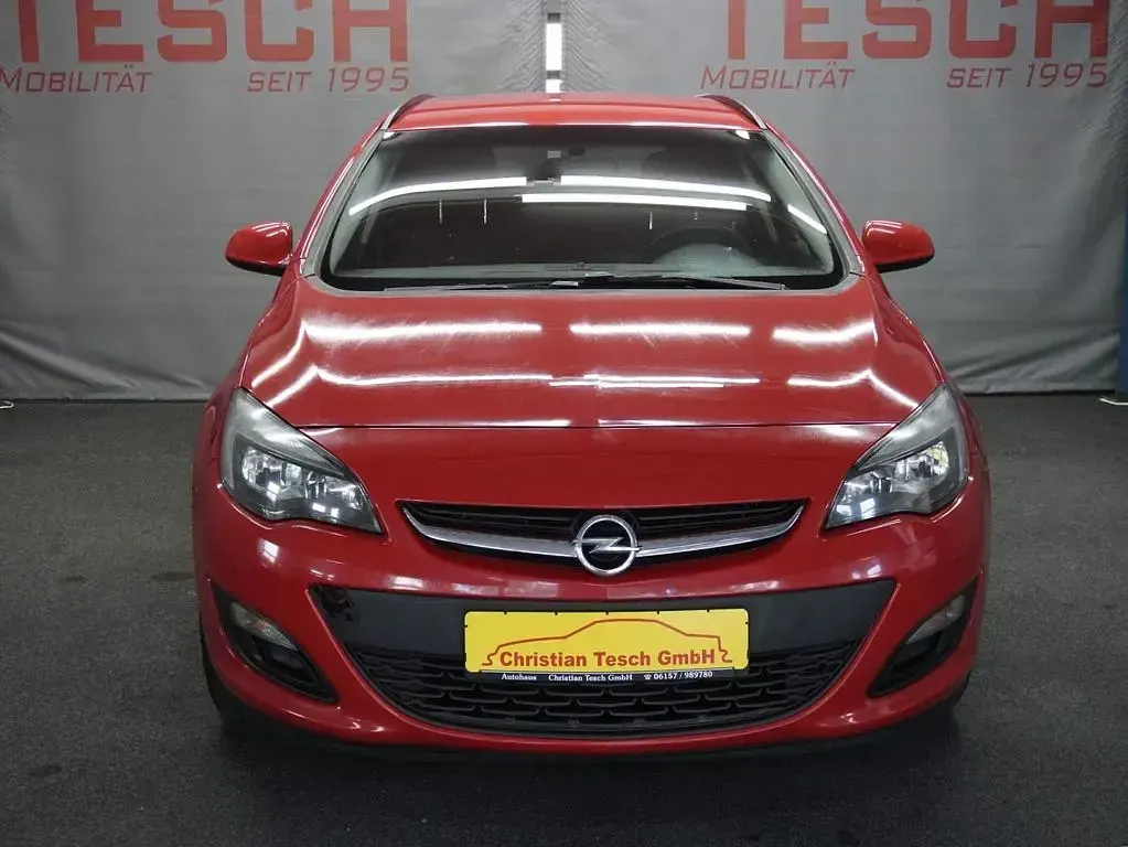 Gebraucht Opel Astra Edition 110 PS (80 kW) 2015 Rot Kombi