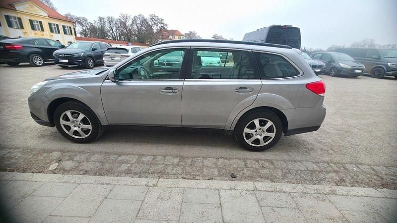 Gebraucht Subaru Outback 167 PS (122 kW) 2011 Grau Kombi