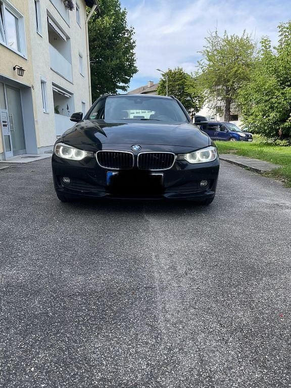Schwarz Gebraucht 2014 BMW 318 Sport Line Kombi | 7.000 € (Guter Preis) - Bild 1/4