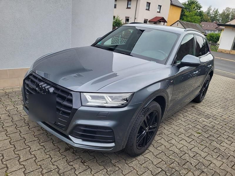 Grau Gebraucht 2019 Audi Q5 S-Line SUV | 28.990 € (Fairer Preis) - Bild 1/4