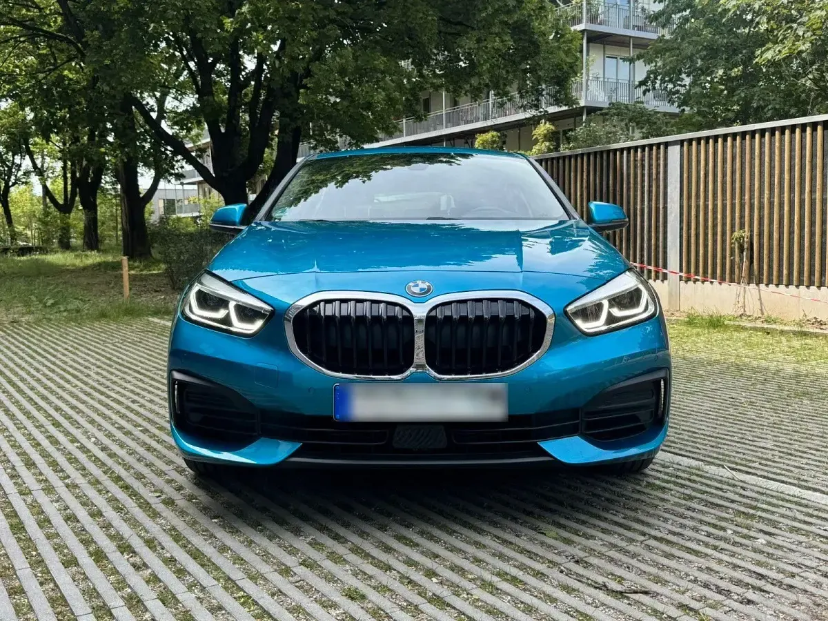 Używany BMW 116 Advantage 109 KM (80 kW) 2024 Niebieski Hatchback
