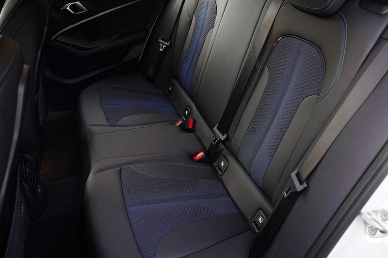 Gebraucht BMW 120 M Sport 178 PS (130 kW) 2021 Alpinweiß Kleinwagen