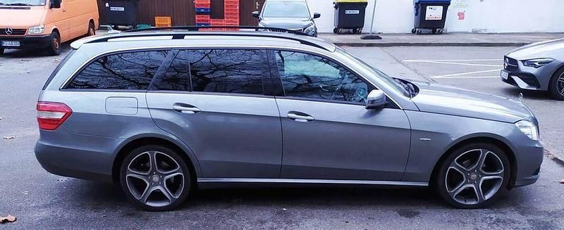 Gebraucht Mercedes E200 136 PS (100 kW) 2011 Grau Kombi