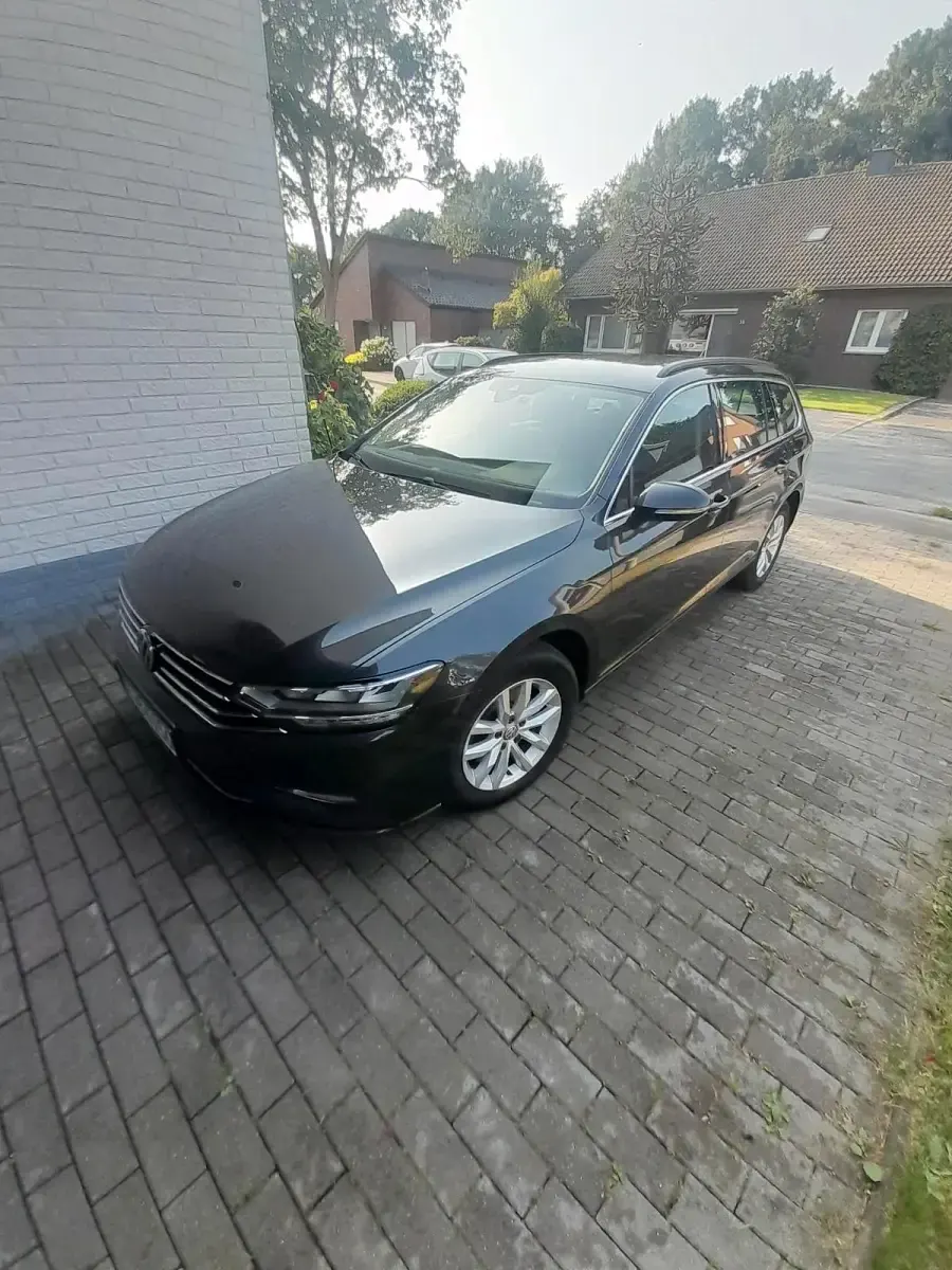 Gebraucht VW Passat 150 PS (110 kW) 2020 Andere farben Kombi