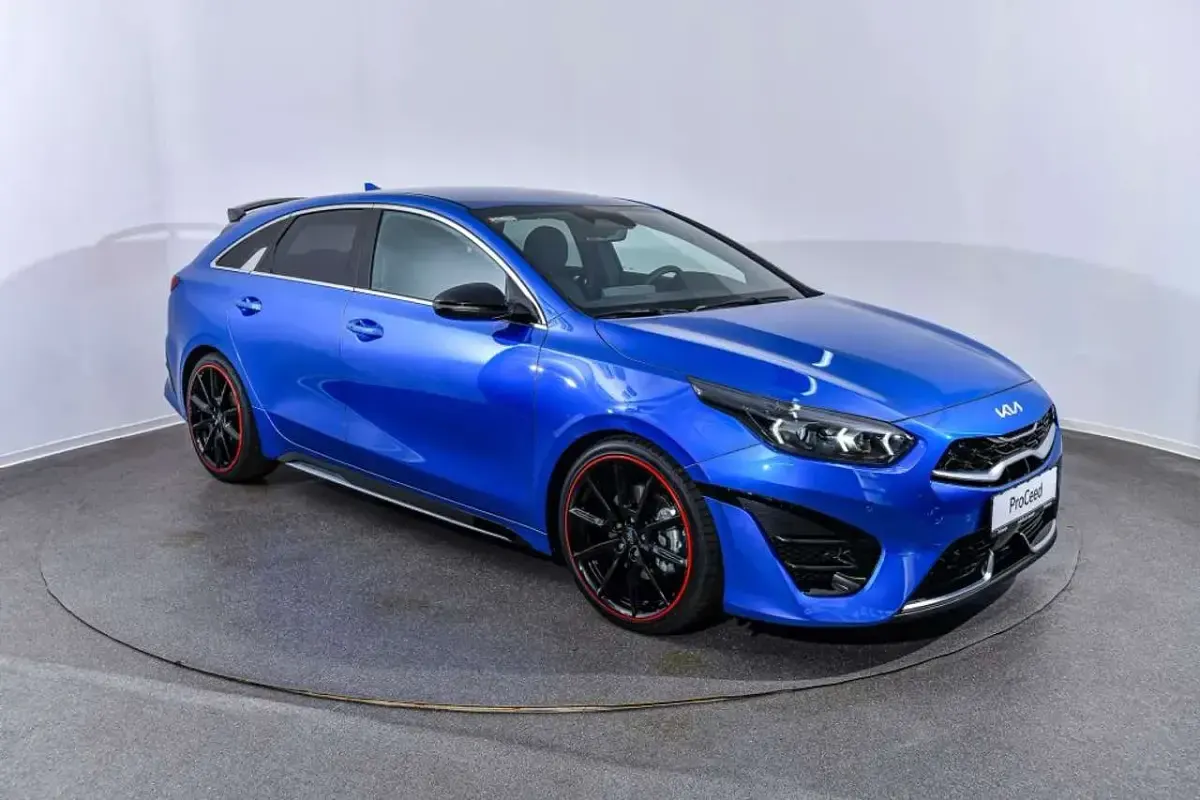 Gebraucht Kia ProCeed GT-Line 140 PS (102 kW) 2025 Blue flame metallic Kombi
