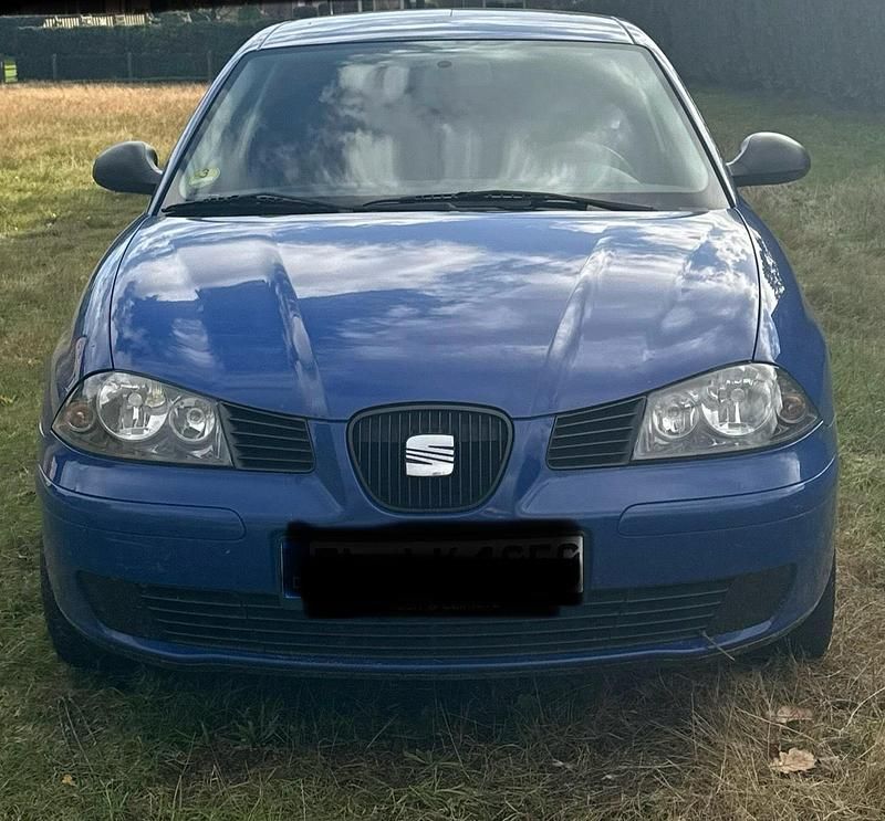 Blau Gebraucht 2003 Seat Ibiza Kleinwagen | 1.500 € - Bild 1/3