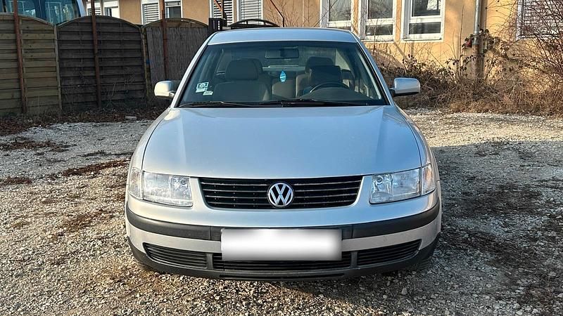 Gebraucht VW Passat 101 PS (74 kW) 1998 Silber Limousine