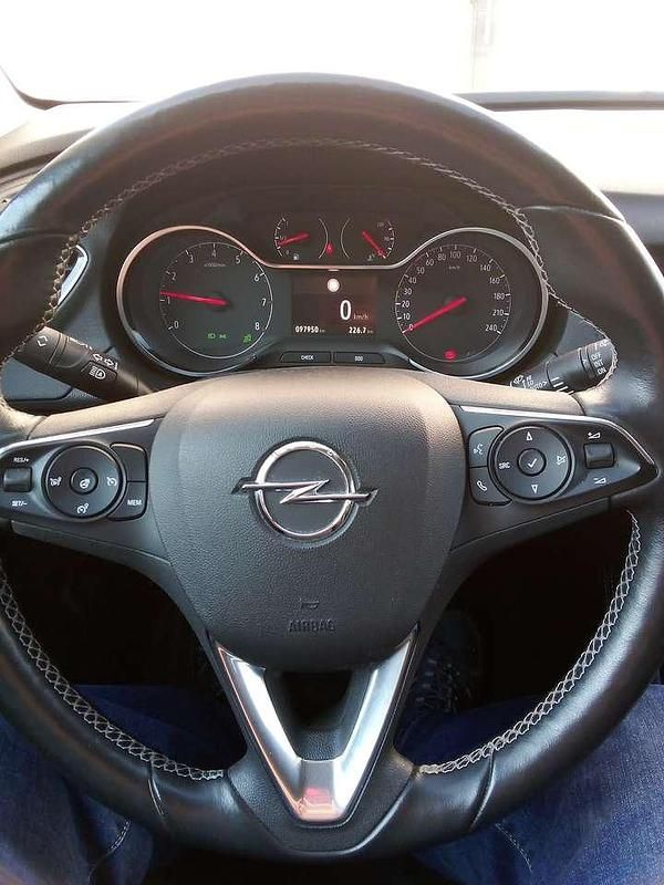 Silber Gebraucht 2018 Opel Grandland X Innovation SUV | 12.300 € (Fairer Preis) - Bild 1/4