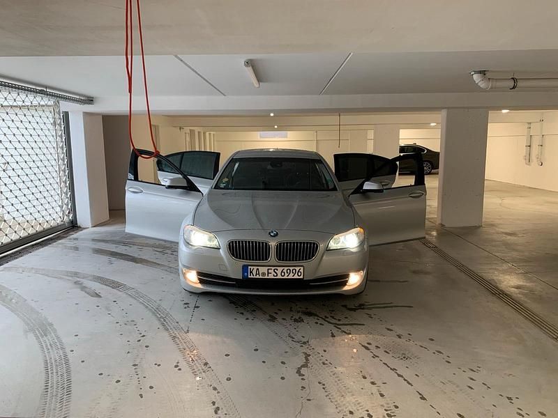 Gebraucht BMW 525 204 PS (150 kW) 2011 Silber Limousine