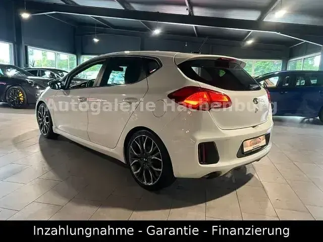Gebraucht Kia Ceed GT-Challenge 204 PS (150 kW) 2015 Deluxe white Kleinwagen