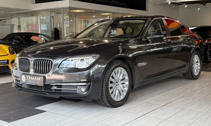 Sophistograu brillanteffekt me Gebraucht 2015 BMW 740 Sport Line Limousine | 23.850 € (Fairer Preis) - Bild 1/4