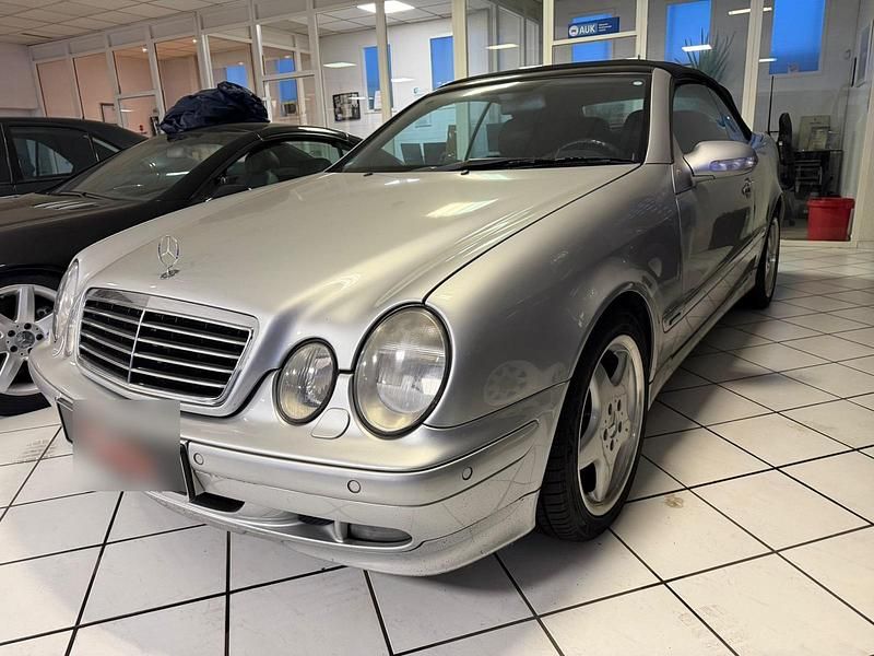 Gebraucht Mercedes CLK230 197 PS (144 kW) 2001 Silber Cabrio