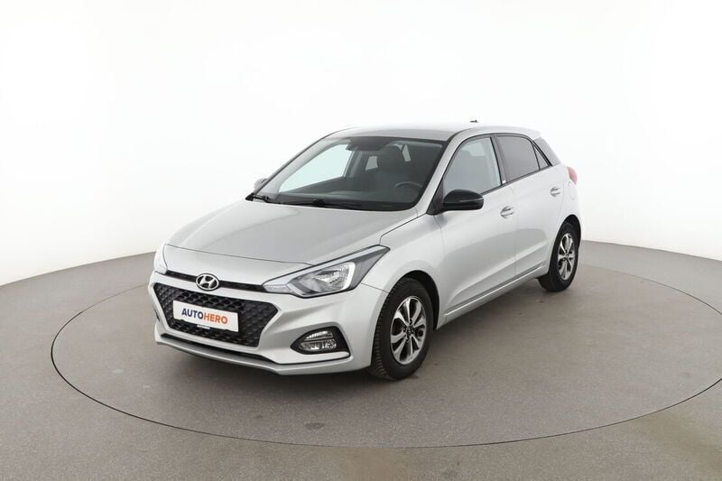 Silber Gebraucht 2020 Hyundai i20 YES! Limousine | 10.370 € (Guter Preis) - Bild 1/4