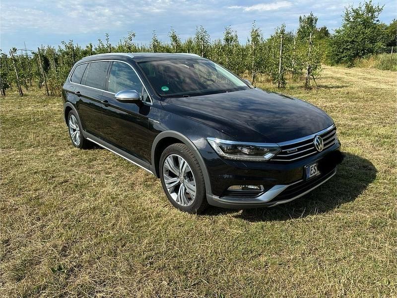 Schwarz Gebraucht 2018 VW Passat Alltrack Kombi | 16.100 € (Superpreis) - Bild 1/4