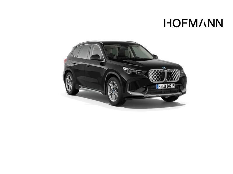 Saphirschwarz metallic Neu 2025 BMW iX1 xLine SUV | 53.715 € (Etwas zu teuer) - Bild 1/4