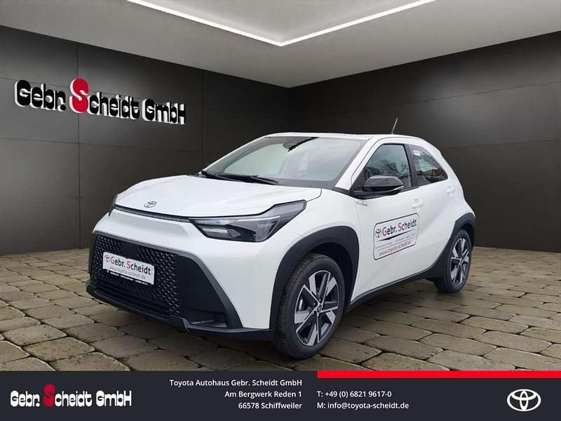 Neu Toyota Aygo X Active 116 PS (85 kW) 2026 Weiß SUV