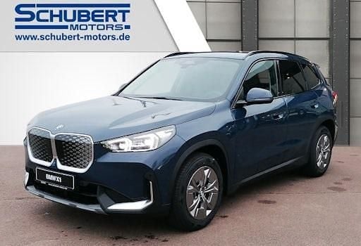 Neu BMW iX1 Performance 150 kW (204 PS) 2025 Blau SUV