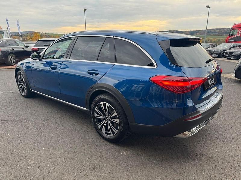 Gebraucht Mercedes C200 204 PS (150 kW) 2023 Blau Limousine