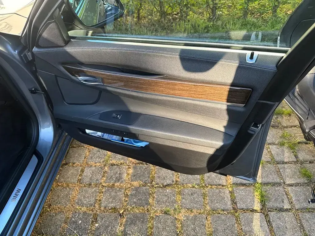 Gebraucht BMW 730L 245 PS (180 kW) 2009 Grau Limousine