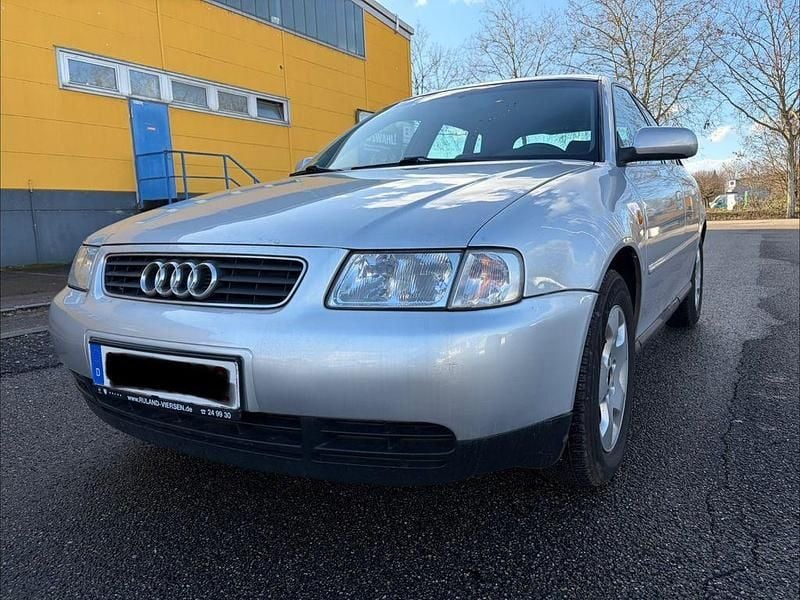 Silber Gebraucht 2000 Audi A3 Ambition Kleinwagen | 900 € (Superpreis) - Bild 1/4